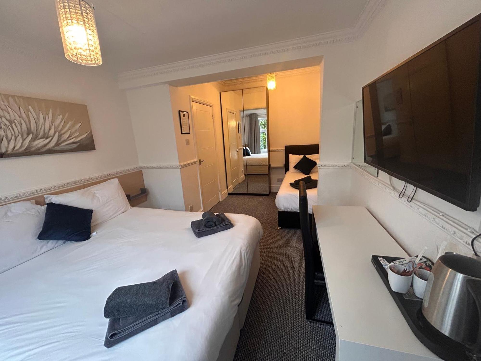 Charnwood Regency Guest House Loughborough Eksteriør billede