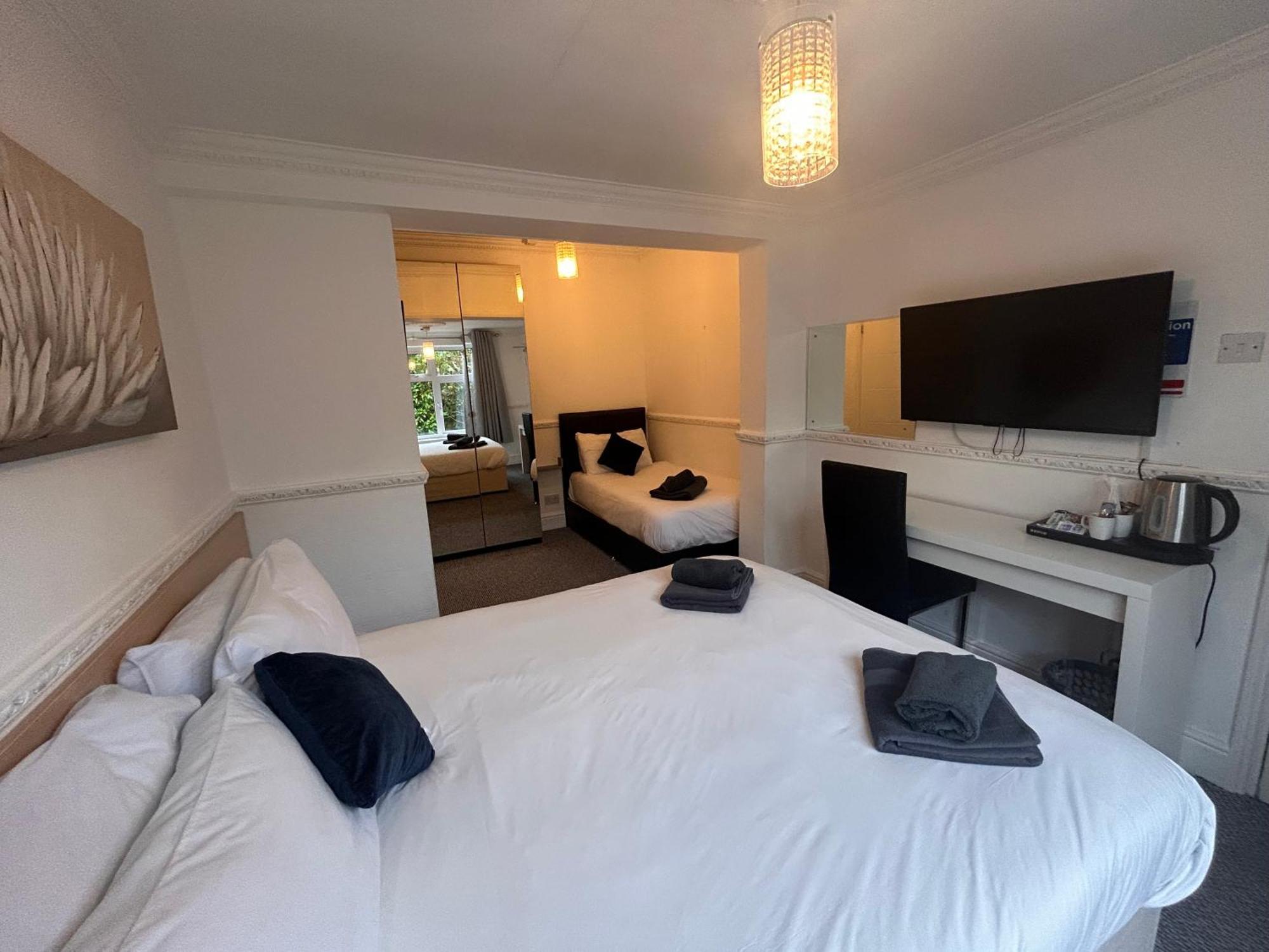 Charnwood Regency Guest House Loughborough Eksteriør billede